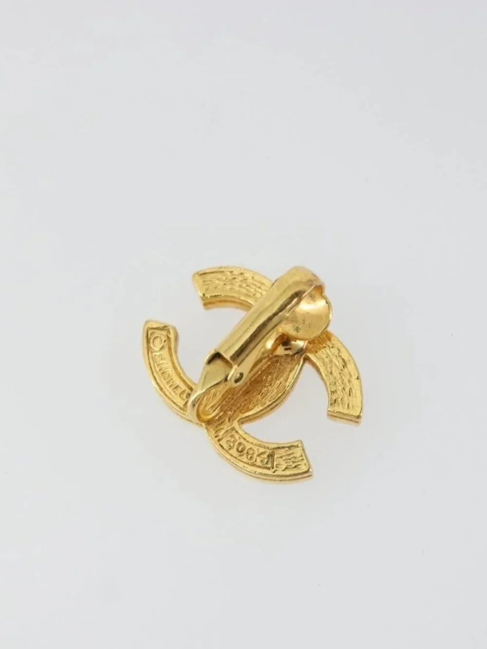CHANEL Earring metal Gold Tone CC Auth 183505